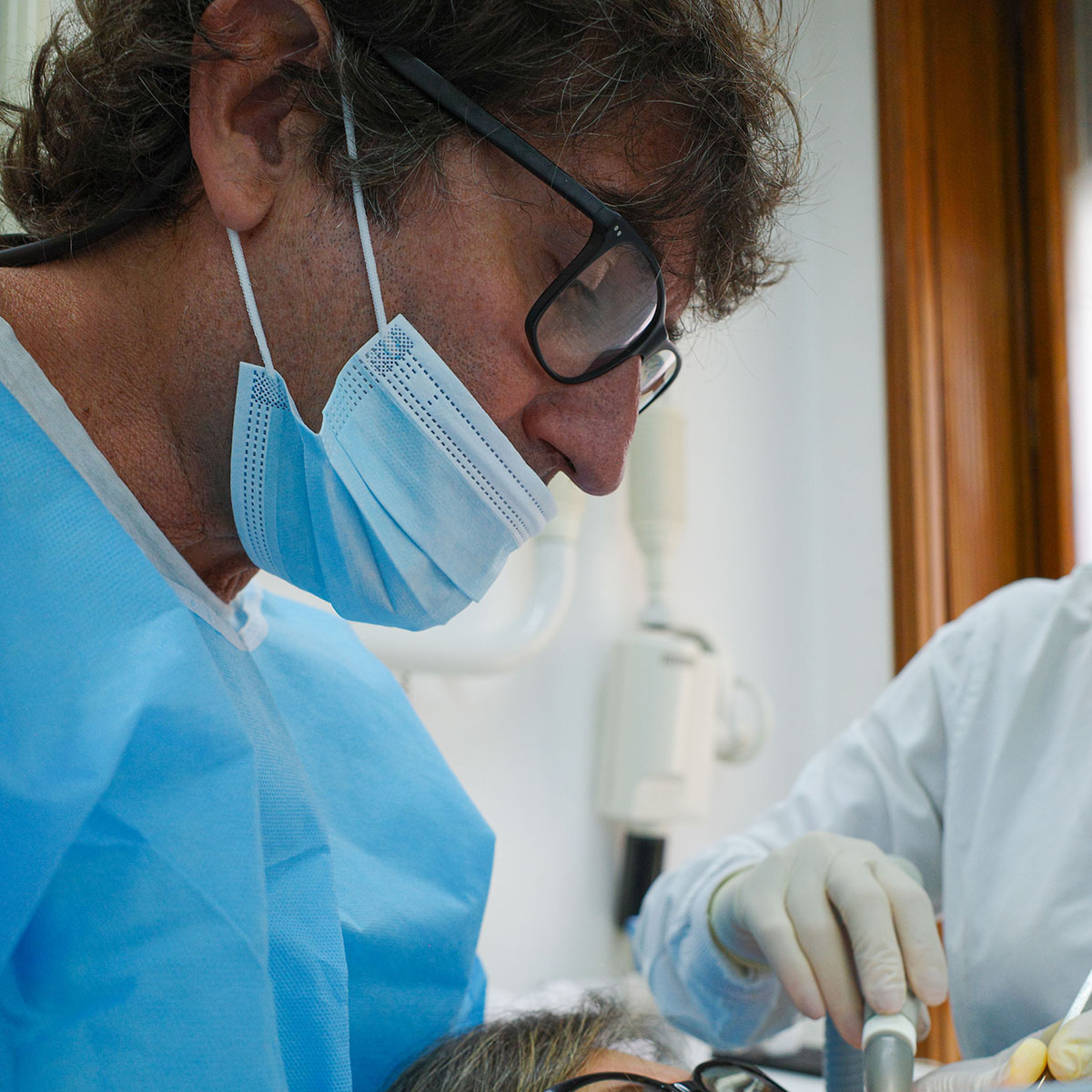 Impianti dentali in centro a Milano